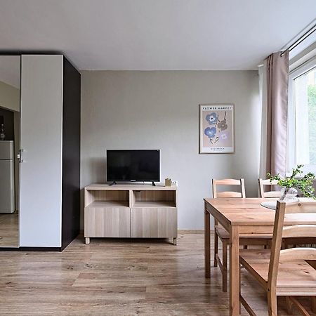Urbannestgroup - City Center Cozy Studio - Bagno 7 Warszawa Eksteriør billede